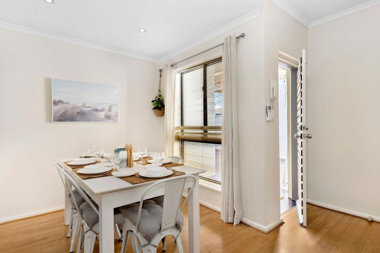 Belle Escapes - Seascape On Seaview Apartment Henley Beach South